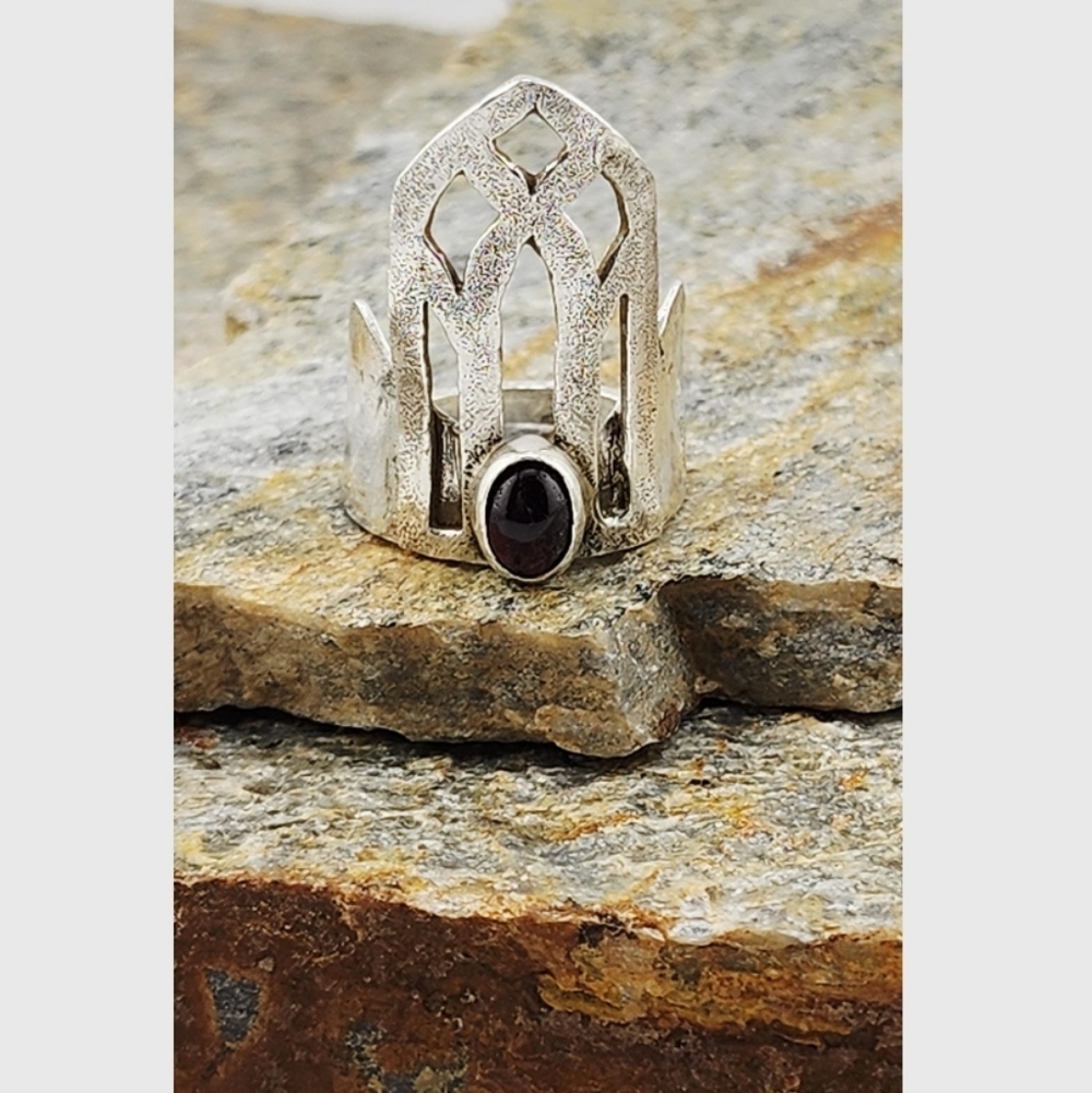 GARNET CATHEDRAL TRACERY WINDOW HANDMADE IN STERLING SILVER Unisex Sz 8